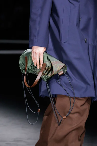 Look 9